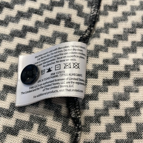 The Limited XL chevron pattern cross over cowl neck with top button or cardigan - Picture 9 of 9